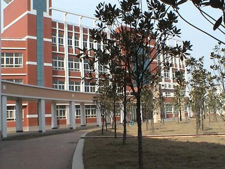 武汉经济技术开发区第一中学
