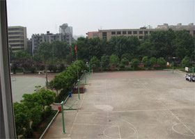 云南省昆明市外国语学校