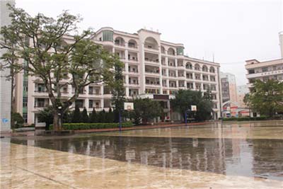 云南省文山市第一初级中学
